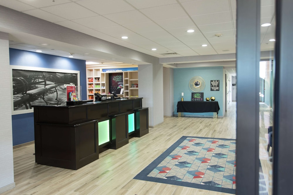 Hampton Inn & Suites Ankeny - photo 6