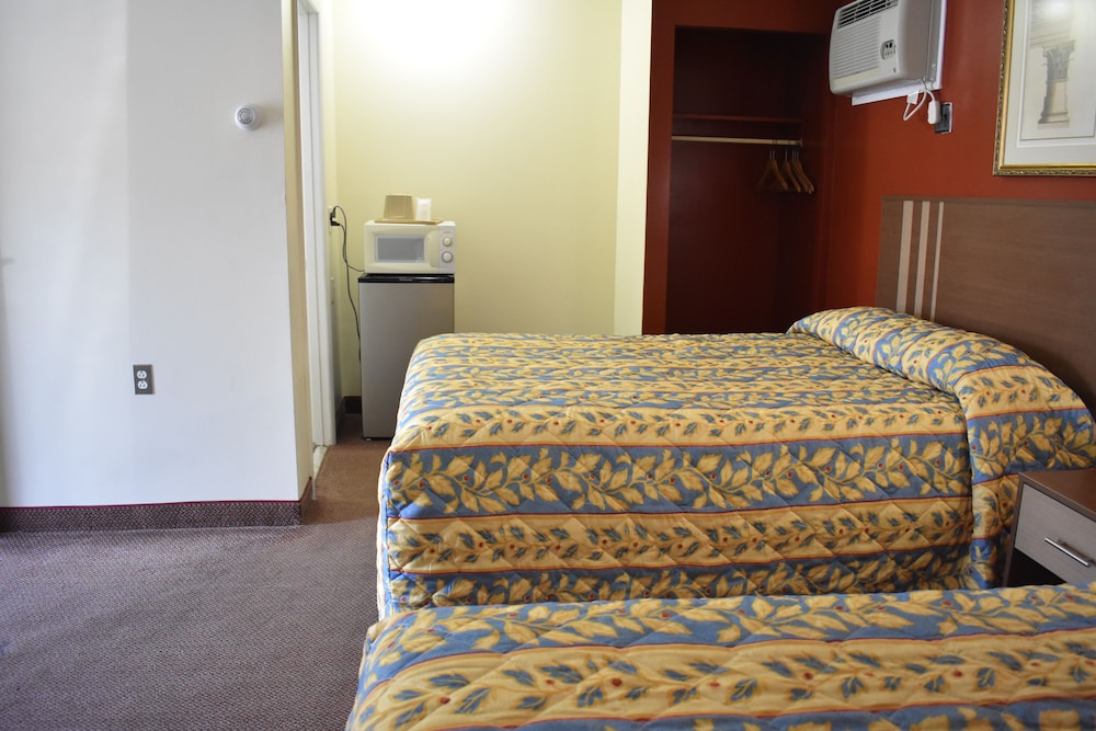 South Hills Motel - photo 25