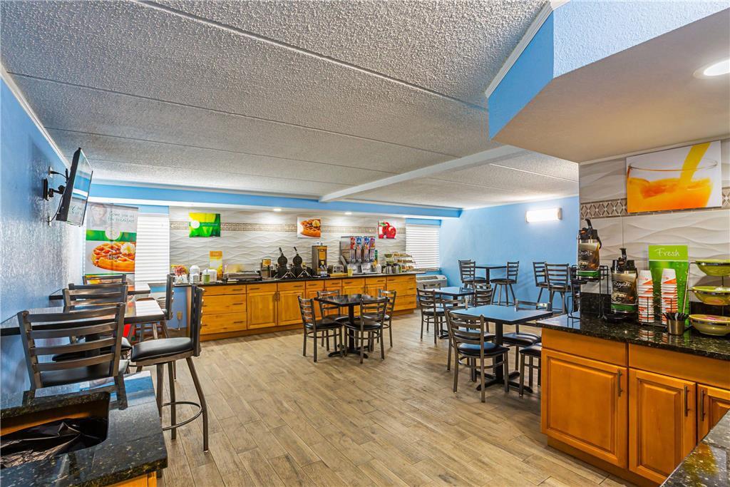 Quality Inn & Suites near Six Flags East - photo 28