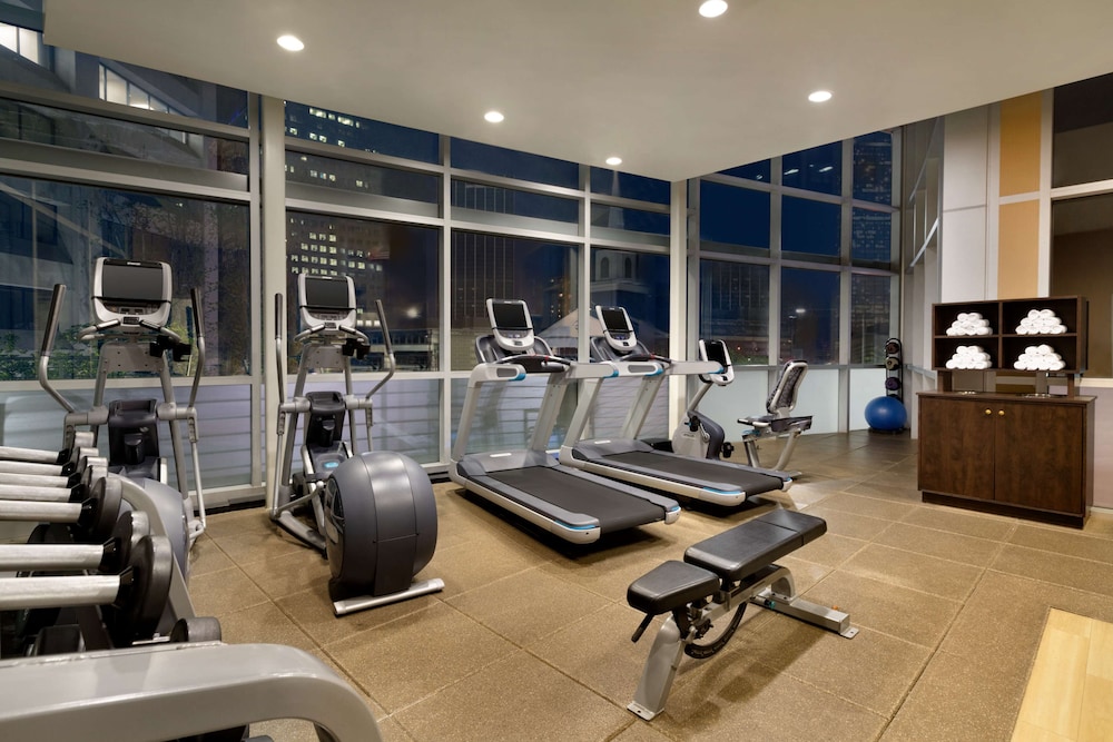 Embassy Suites Los Angeles Glendale - photo 26