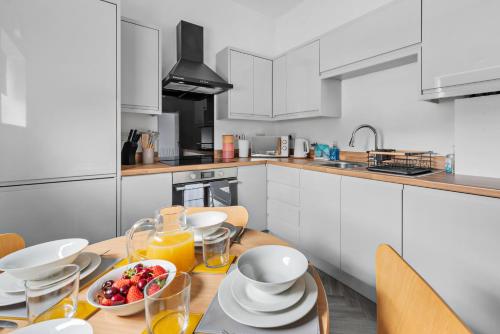 Henwood Home Stays I 3 Modern Flats I Sleeps 4 in each — 4-Star Luxury Hotel in Worcester, United Kingdom