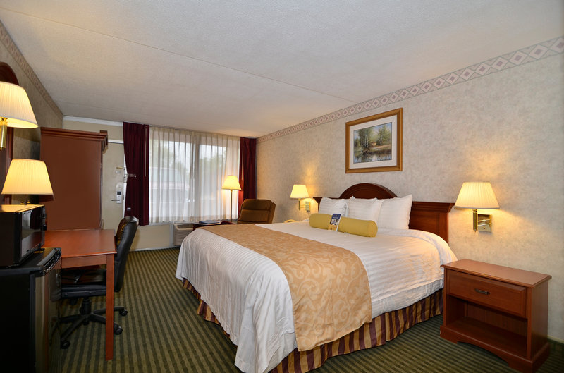 Clarion Inn & Conference Center - photo 3
