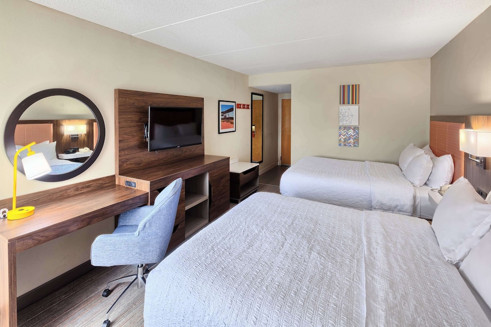 Hampton Inn Raleigh Garner - photo 7