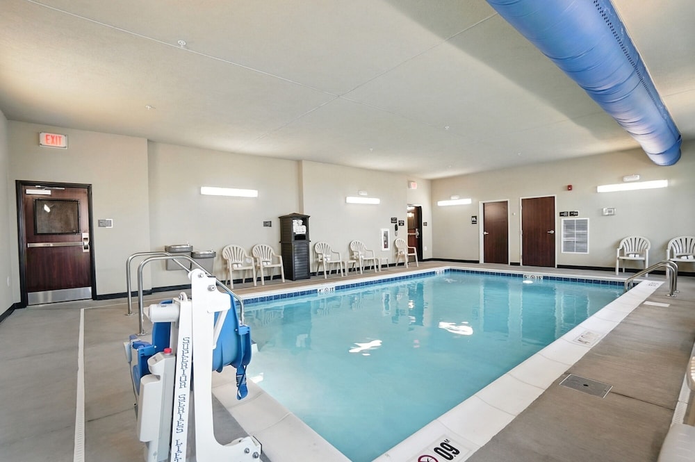 Cobblestone Hotel & Suites Bellefontaine - photo 64