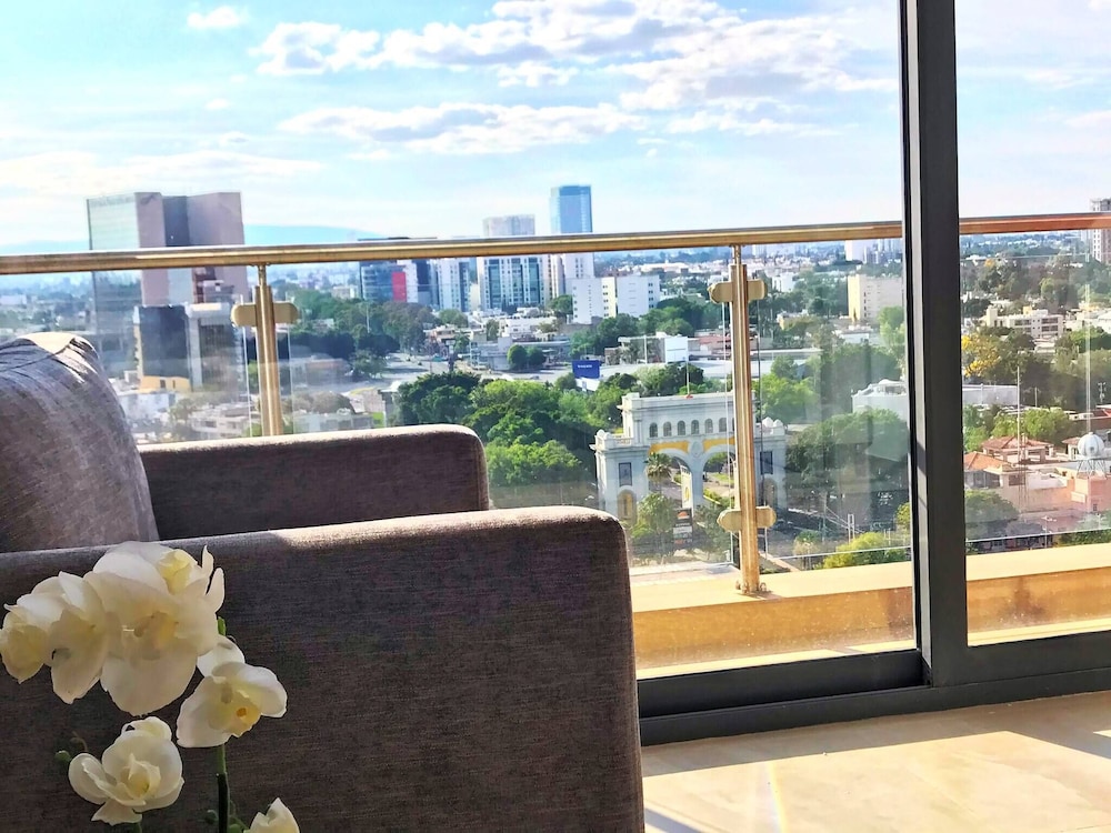 Minerva Zone Apartment Super Vista fully equipped Pool 3 Rec 6pp tv wifi Aa — 4-Star Luxury Hotel in Guadalajara, Mexico