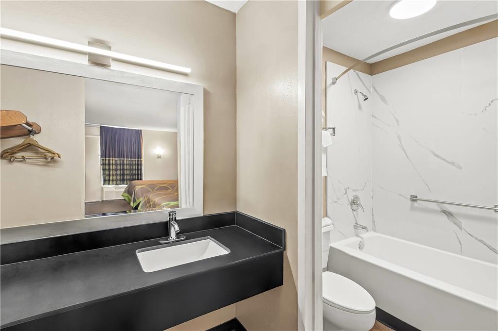Super 8 by Wyndham Commerce - photo 16