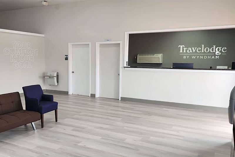Travelers Inn - photo 11