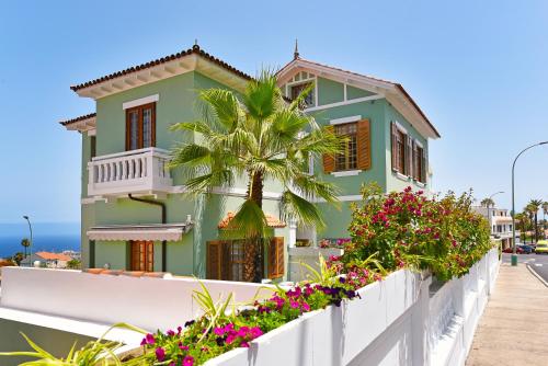 Apartamentos La Casa Verde — 4-Star Luxury Hotel in Puerto De La Cruz, Spain