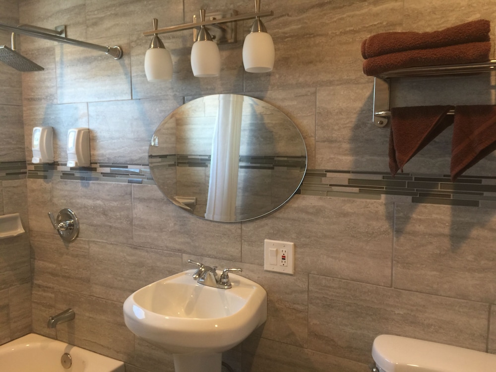Tradewinds All Suite Hotel - photo 32