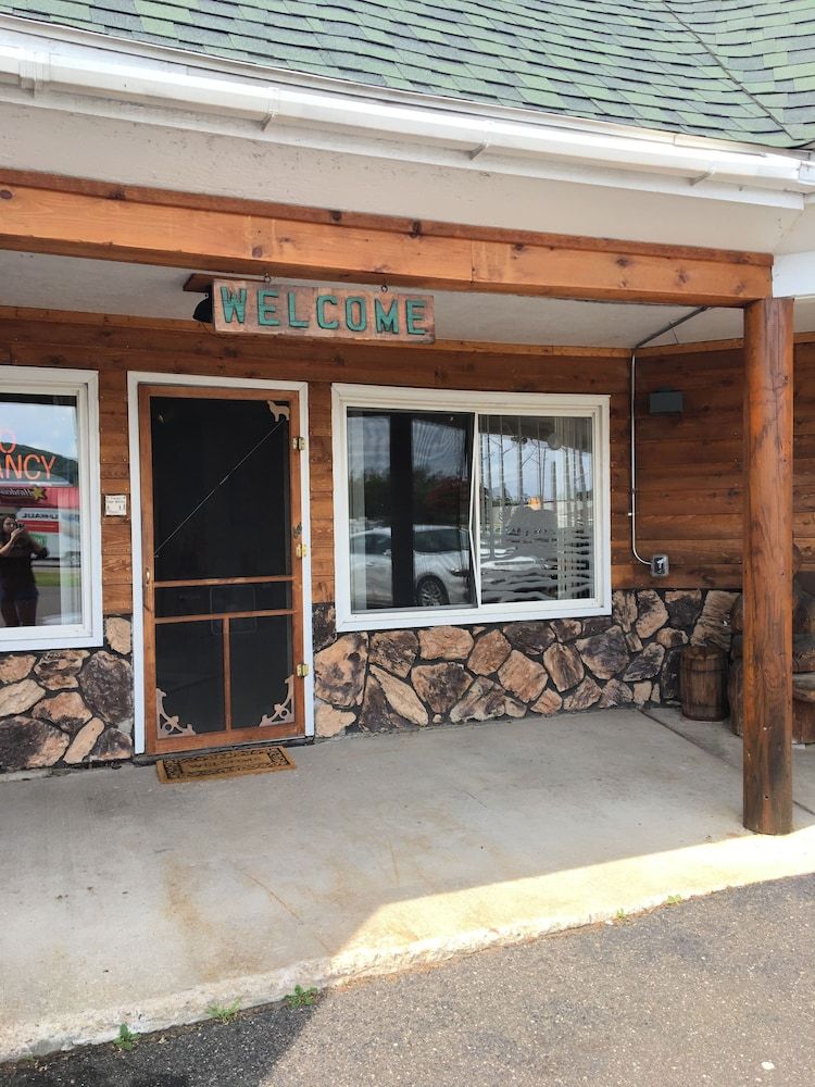 Superior Motel & Suites - featured photo