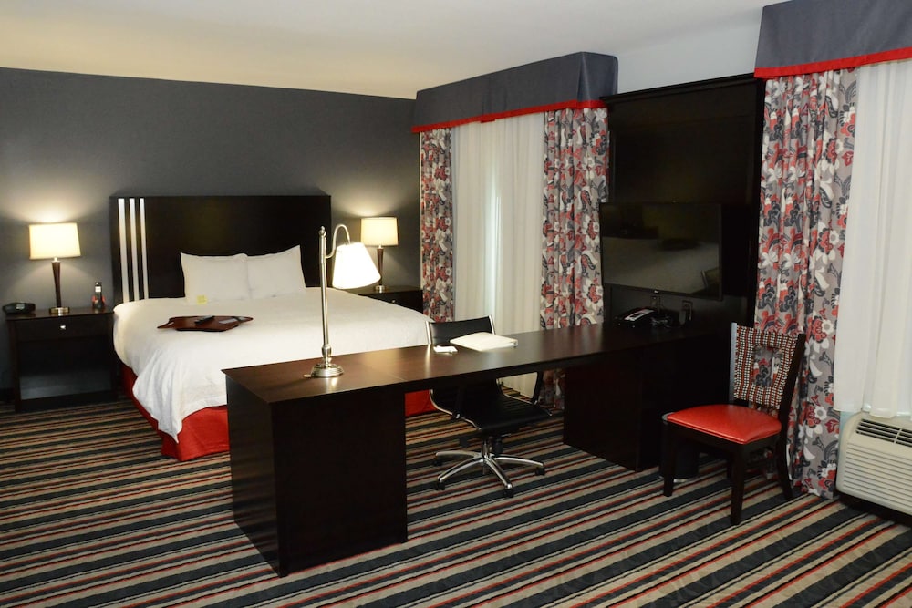 Hampton Inn & Suites Albany At Albany Mall - photo 17