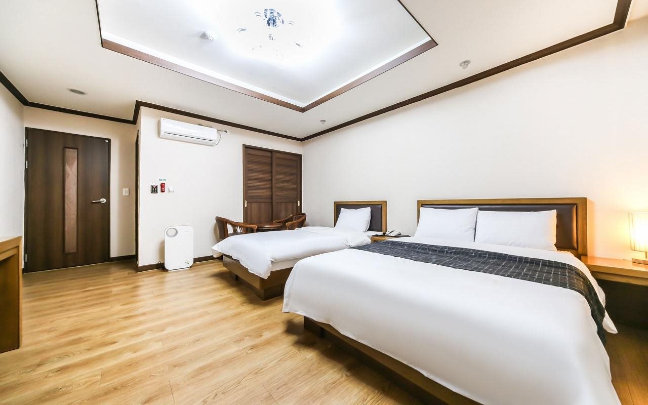 Modern Hotel - last minute hotel in Gumi