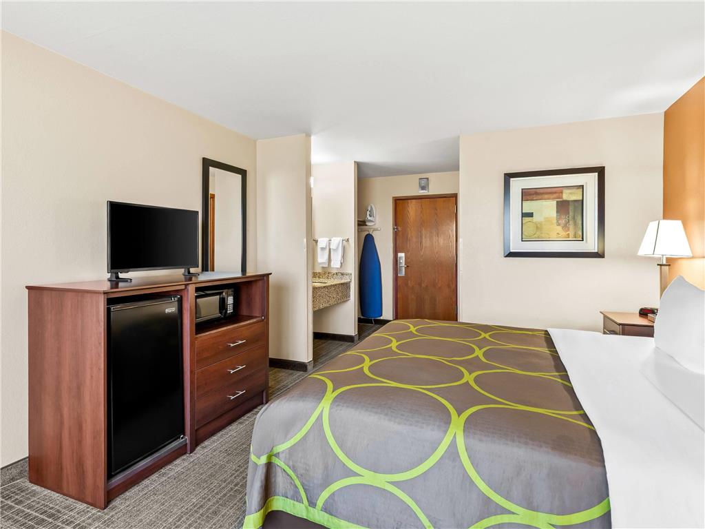 Super 8 by Wyndham Sturtevant Racine - photo 31