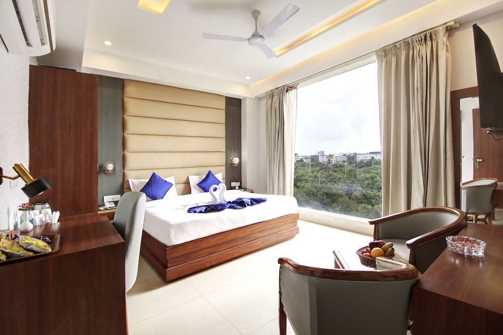 Marks Hotel & Banquet — Noida — photo 4