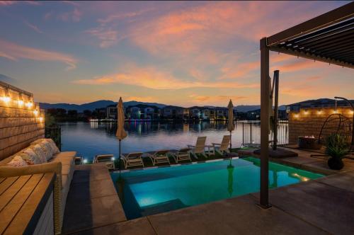 The Lake House Terra Lago — 4-Star Luxury Hotel in Indio, United States