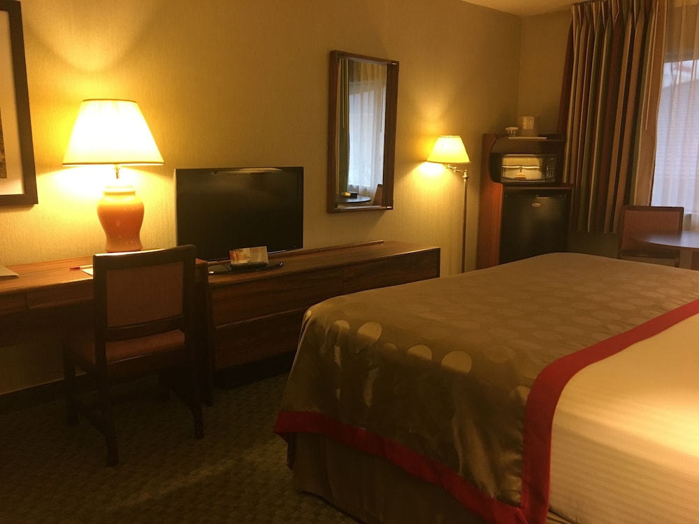 Ramada Portland Airport - photo 12