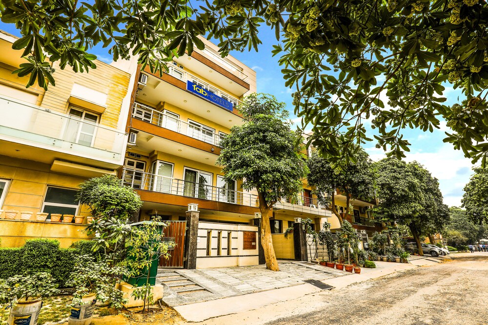 Fabhotel Daffodil Sector 45 - last minute hotel in Gurgaon