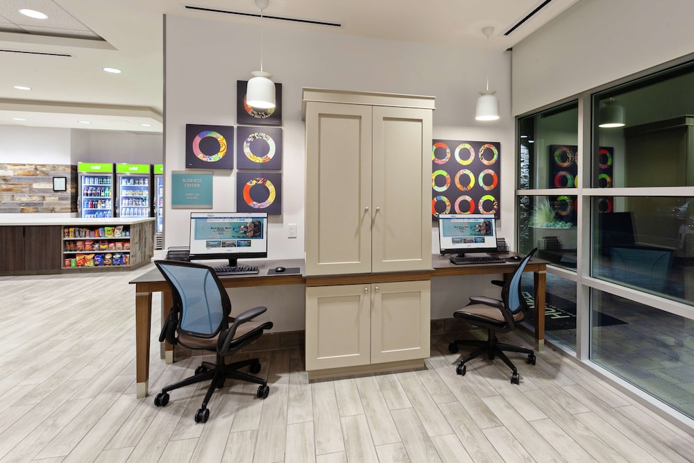 Home2 Suites by Hilton Temecula - photo 32