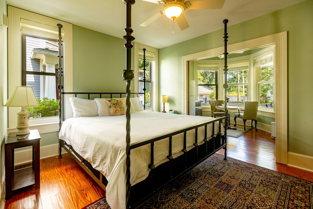 Camellia Rose Inn - photo 9