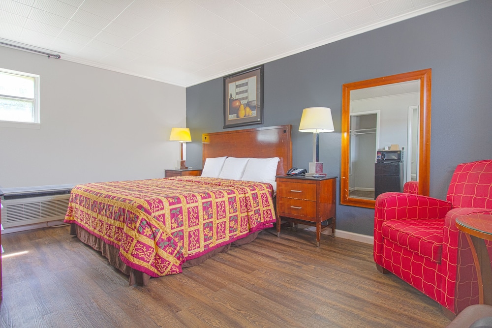 Oyo Hotel Mcalestar Ok S Main St - photo 14