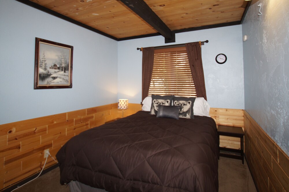 Sugar Shack — Big Bear City — photo 3