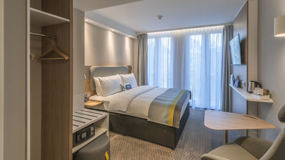 Holiday Inn Express Hotel & Suites Schulenburg by IHG - photo 15