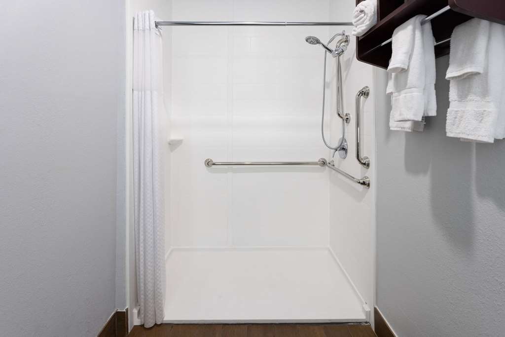 La Quinta Inn by Wyndham Buffalo Airport - photo 32