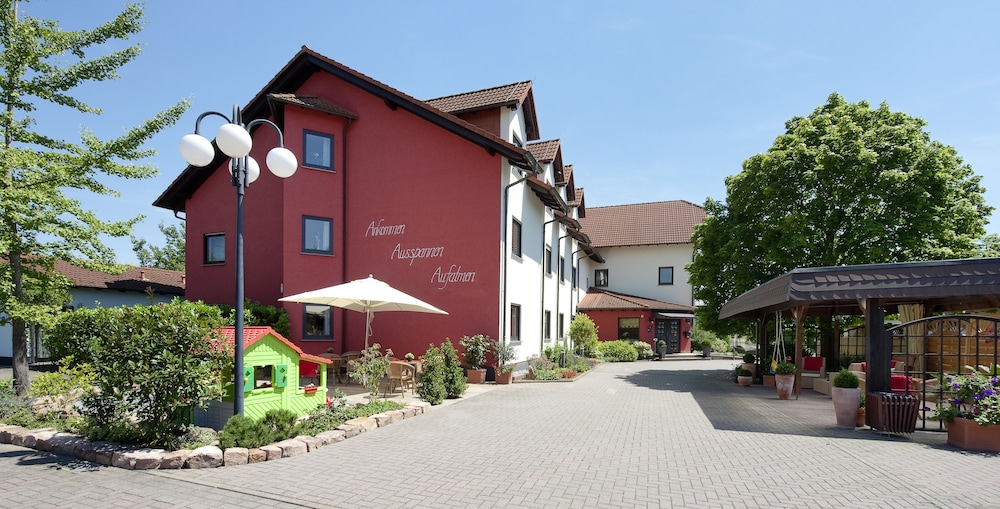 Hotel Bei Den Tongruben — hotel in Bruchkoebel