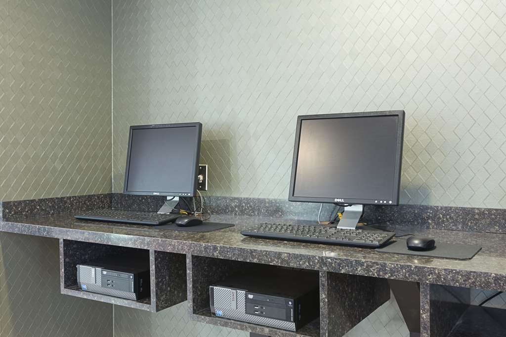 Quality Suites Lansing West - photo 42