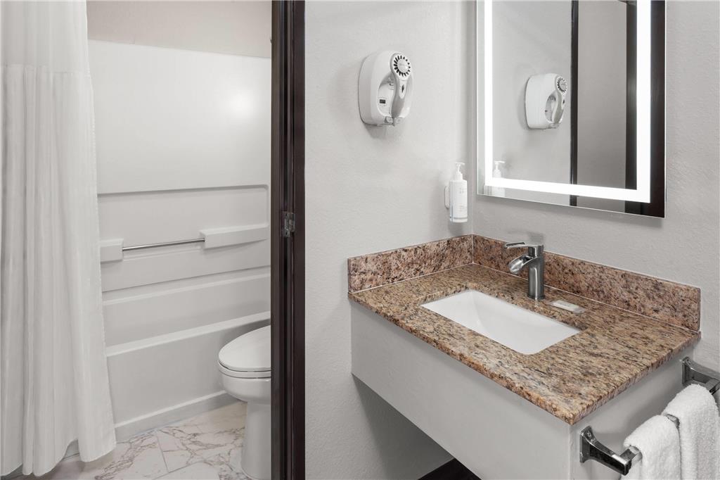 Days Inn & Suites by Wyndham Kaukauna WI - photo 15