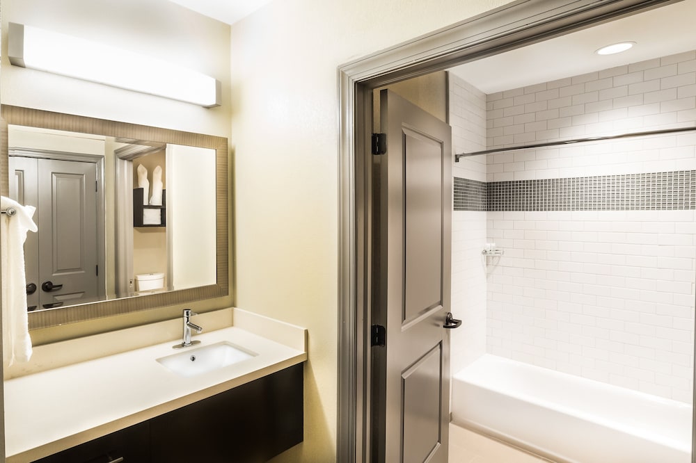 Staybridge Suites Baltimore Inner Harbor by IHG - photo 82