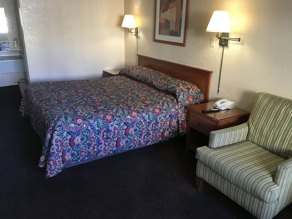 Premier Inns Metro Center - photo 8