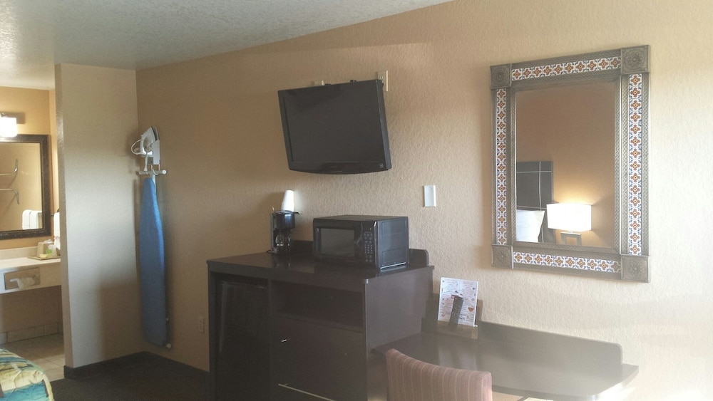 Sona Inn Dilley - photo 21
