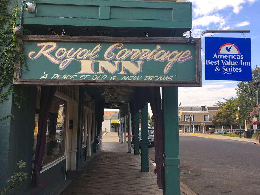 Americas Best Value Inn & Suites Royal Carriage - photo 3