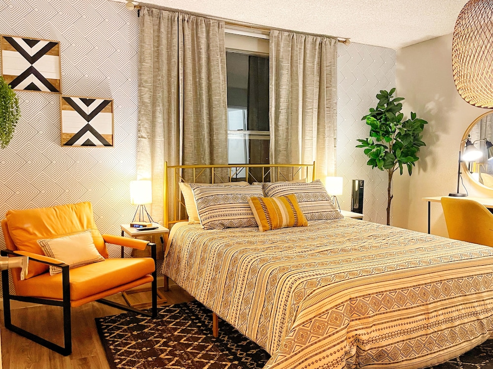 Stay Smart Modern Travelodge - featured photo