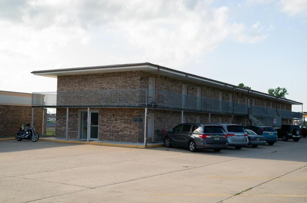 Marshall Lodge By OYO Hwy 65 - photo 43