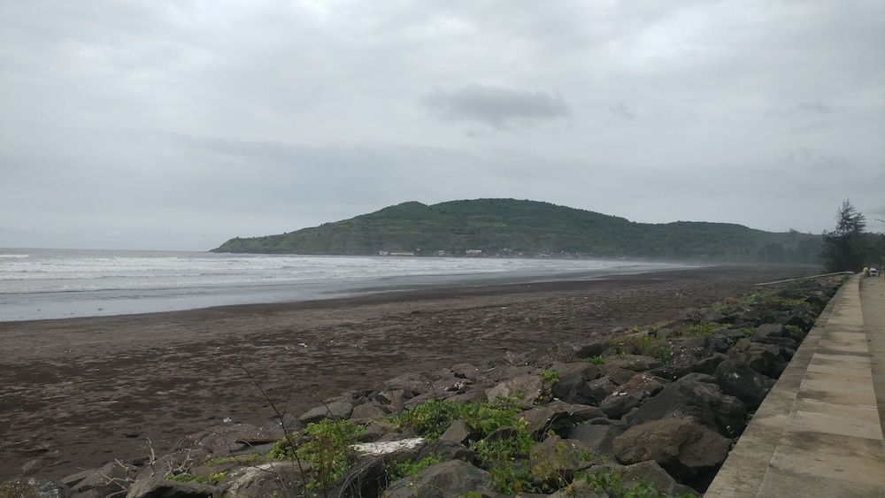 Vinnca Woodvillas Beachfront Resort — Srivardhan — photo 5