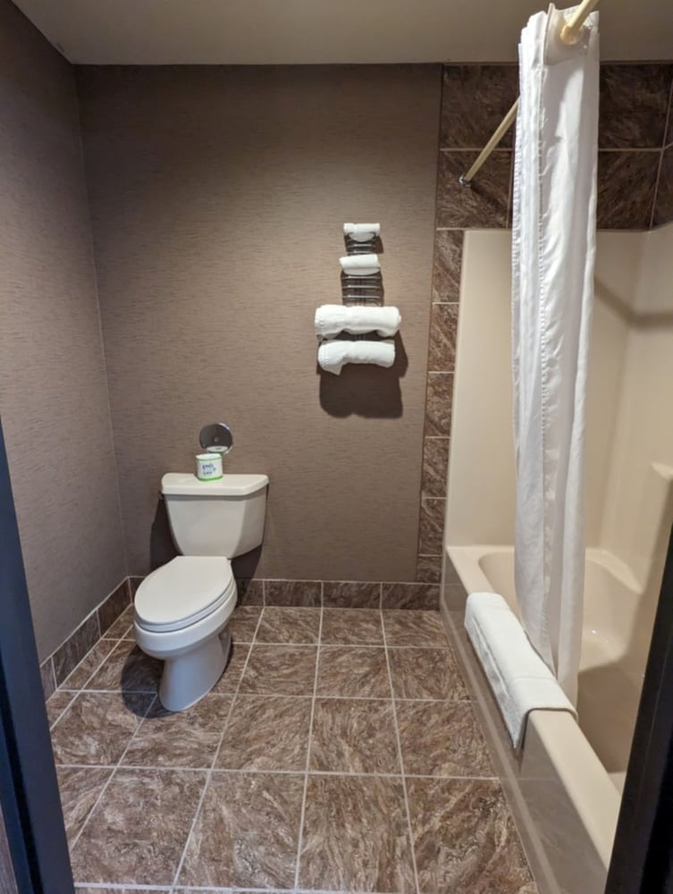 Woodfield Inn and Suites - photo 23