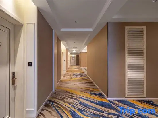 Vienna International Hotel 5.0 Pu er Airport High speed Railway Chama Ancient Town in Ning'er, People's Republic of China