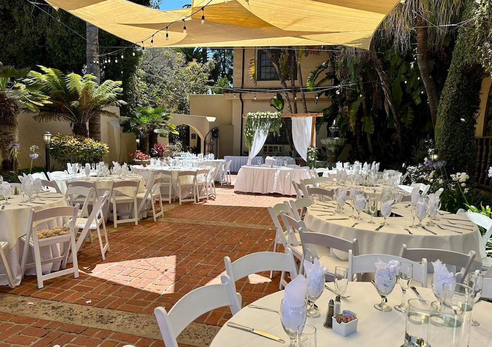 Historic Santa Maria Inn - photo 4