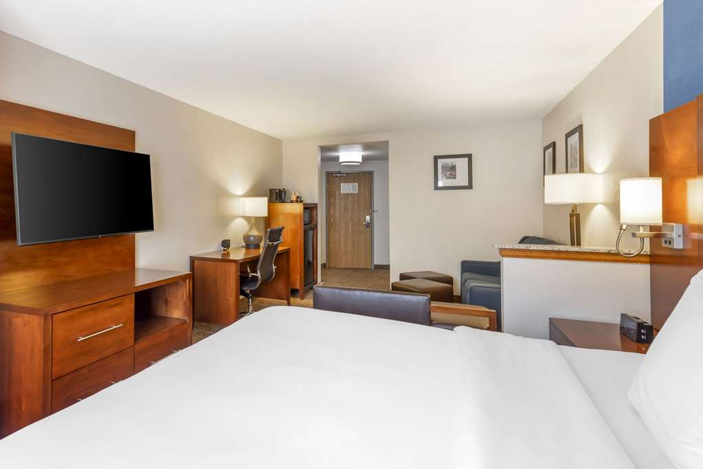 Comfort Suites Longmont - photo 23