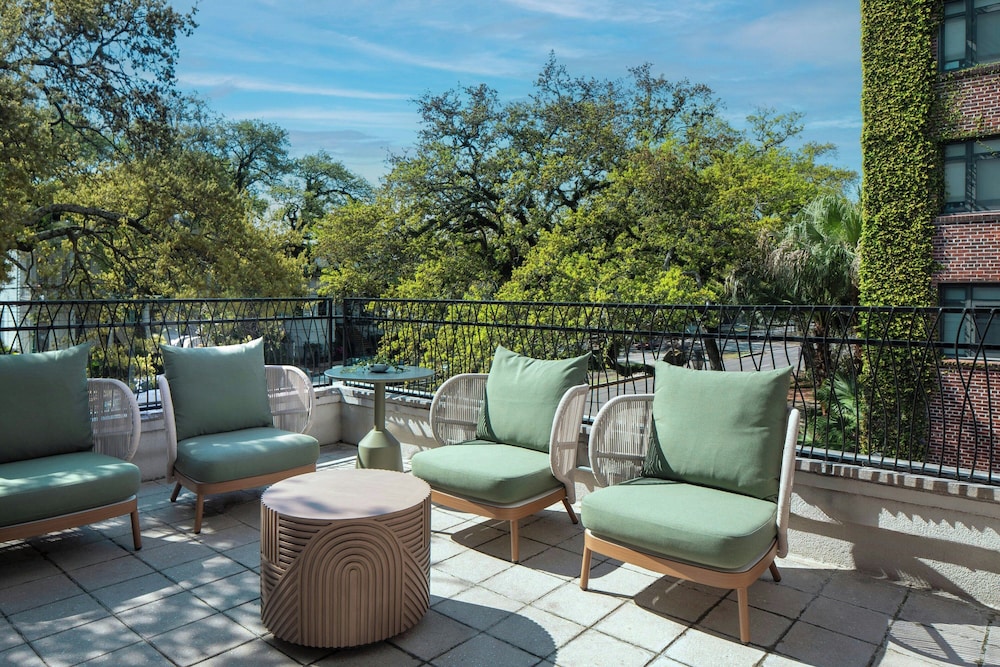Hotel Tonnelle New Orleans A Tribute Portfolio Hotel By Marriott - photo 10