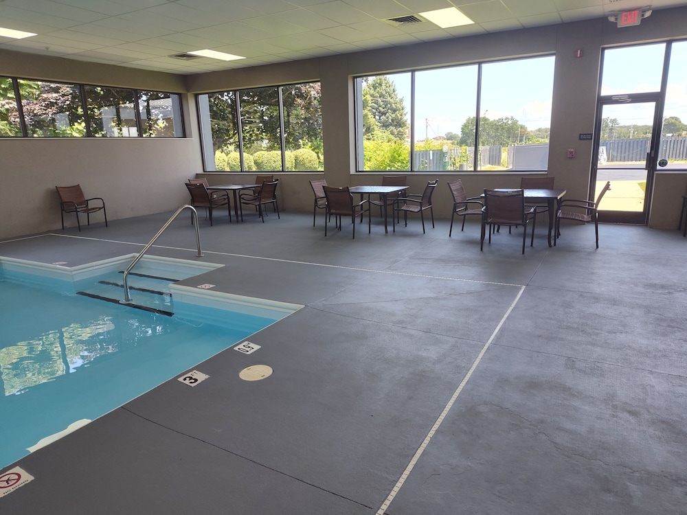 Spark by Hilton Stevensville - photo 50