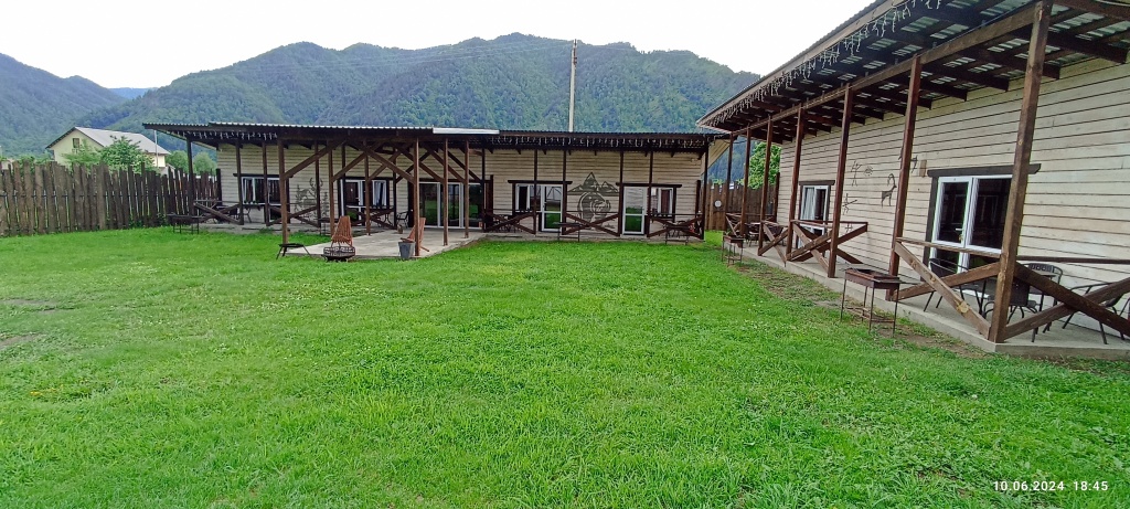Usad'ba El - carbon neutral hotel in Chemal