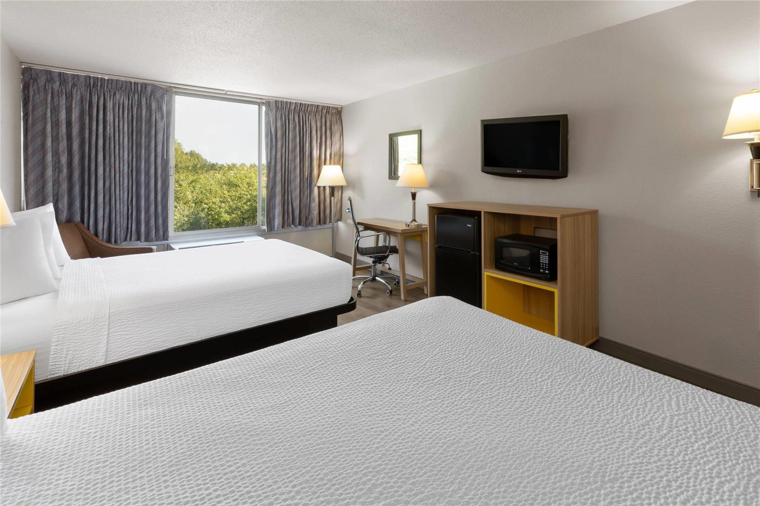 Days Inn by Wyndham Cambridge - photo 10