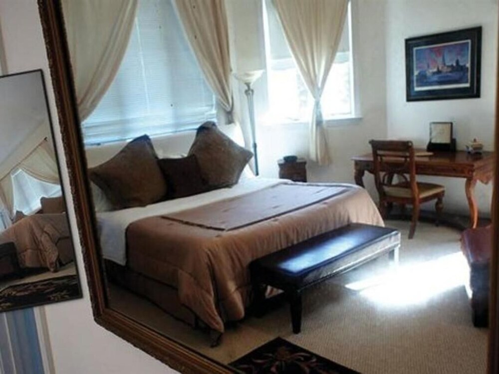 The Columbia Inn at Peralynna Manor - photo 29