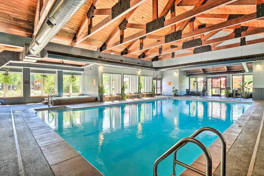 4 Mi to Ski Resort: Pet friendly Breck Cabin in Breckenridge, United States