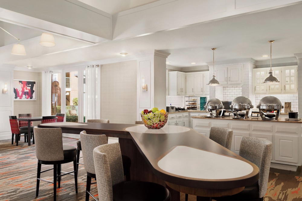 Addison Suites - photo 3
