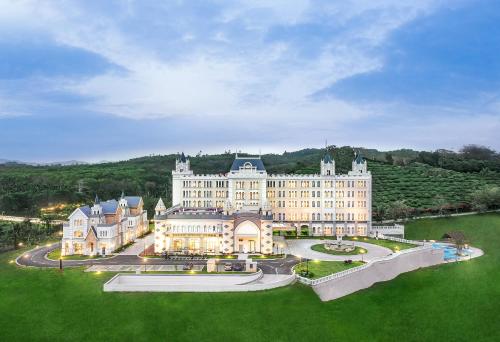 Renjoy Courtyard Hotel Tunchang Xiangshan — hotel in Tuncheng