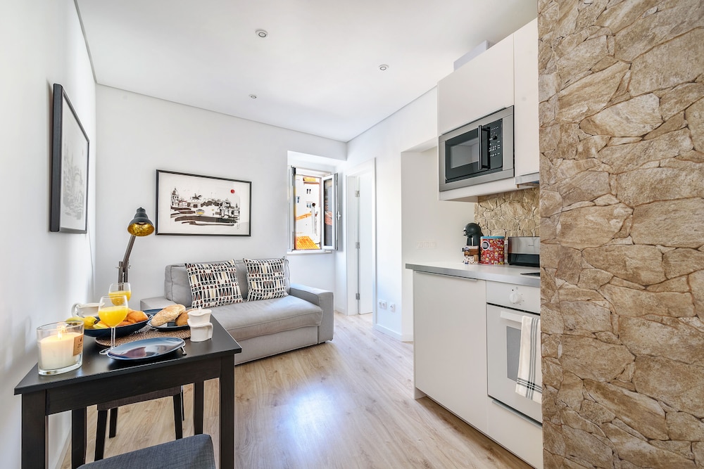 Apartamento em Alfama Centro Histórico — 4-Star Luxury Hotel in Lisbon, Portugal